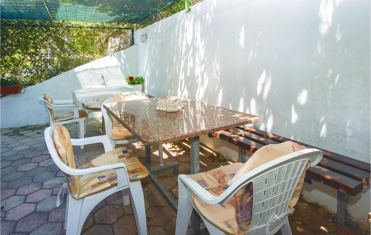 Cozy Apartment In Lokva Rogoznica With Wifi Bagian luar foto