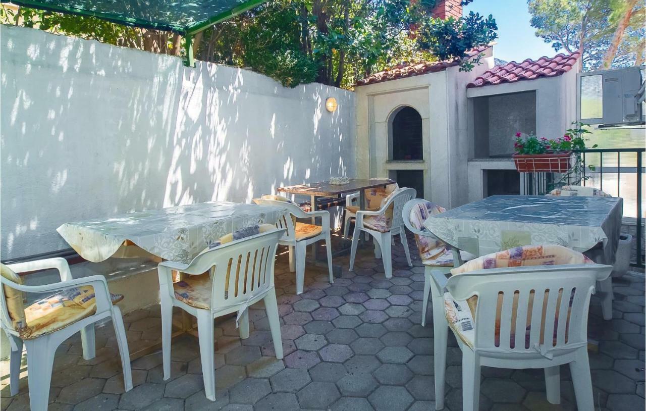 Cozy Apartment In Lokva Rogoznica With Wifi Bagian luar foto